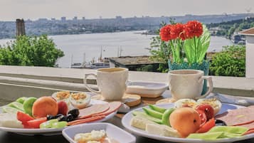 Desayuno para llevar diario (TRY 600 por persona)