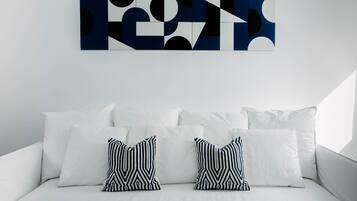 1 室のベッドルーム、セーフティボックス (室内)、アイロン / アイロン台、WiFi