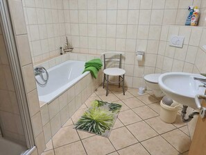 Handtücher, Toilettenpapier