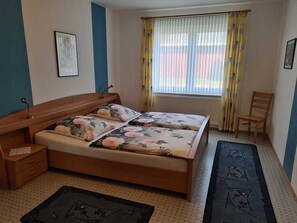 2 Schlafzimmer, Reisekinderbett, WLAN, Bettwäsche