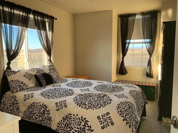 3 bedrooms, in-room safe, WiFi, bed sheets