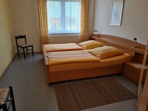 2 habitaciones, cuna de viaje, wifi y ropa de cama 