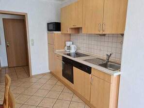 Køleskab, mikrobølgeovn, ovn, opvaskemaskine