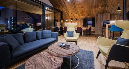 Chalet 'Chalet Ortles' con vistas al lago, terraza privada y Wi-Fi