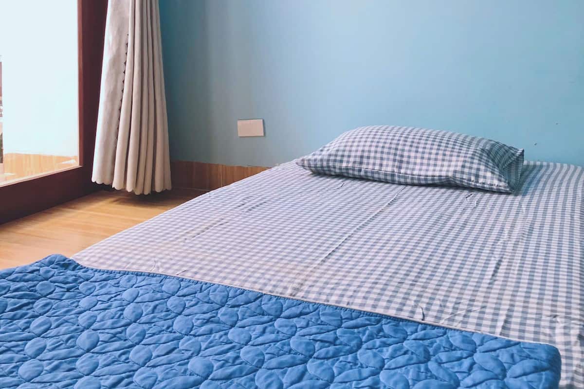 Hypo-allergenic bedding, soundproofing, free WiFi