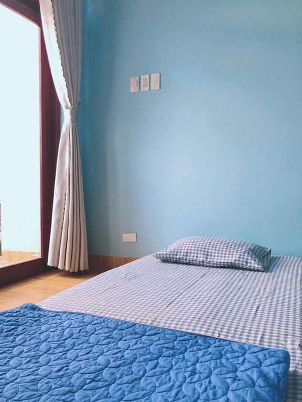 Traditional Shared Dormitory, Men only