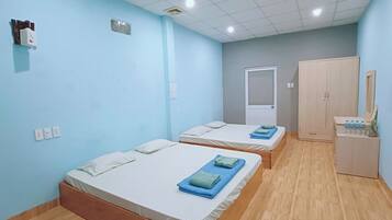 Family Room | Hypo-allergenic bedding, soundproofing, free WiFi