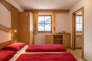 1 bedroom, free WiFi, bed sheets