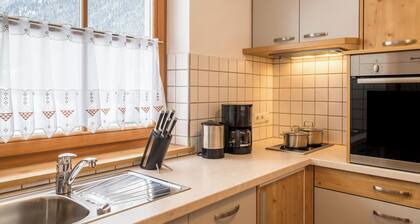 Apartamento vacacional "Hollenze - Gruberhof" con Wi-Fi y vistas a la montaña