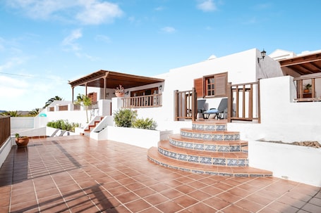 Terrace/patio. Stunning Villa Casa Concha with Mountain View, Sea View, Wi-Fi, Garden