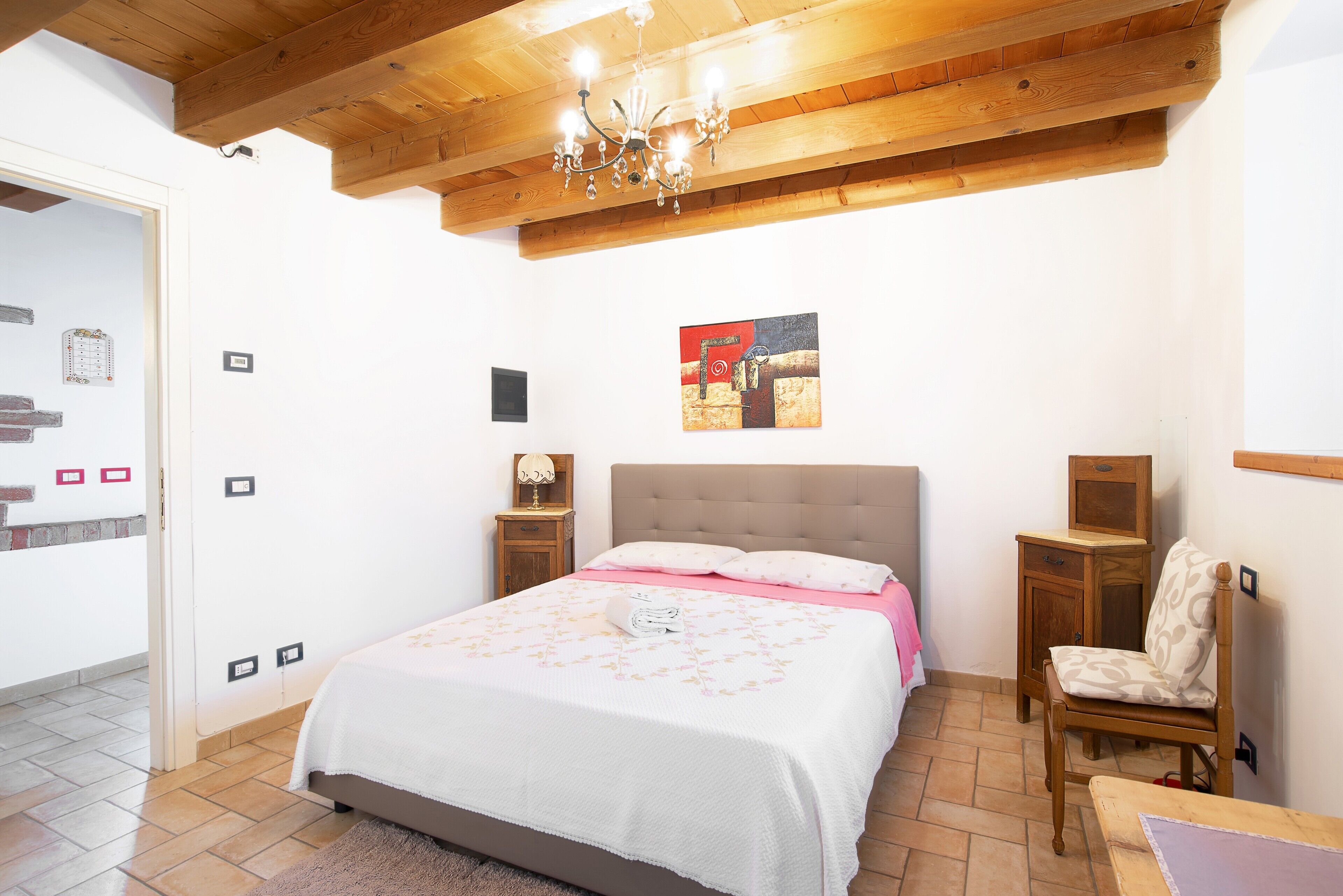 1 室のベッドルーム、アイロン / アイロン台、WiFi (無料)、ベッドシーツ