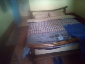 Double Room Single Use - Highway Breeze Restaurant (Karatina)