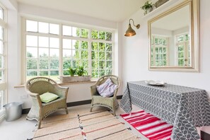 Living area - The Manor Suite at Moyglare Manor (Maynooth)