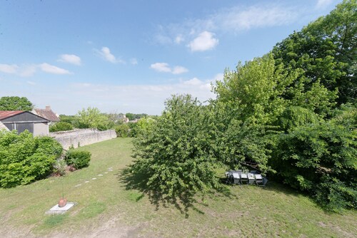 Cottage in a large enclosed garden up to 11 people.
