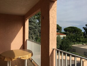Property grounds - T2 cabin with sea view (Argelès-sur-Mer)