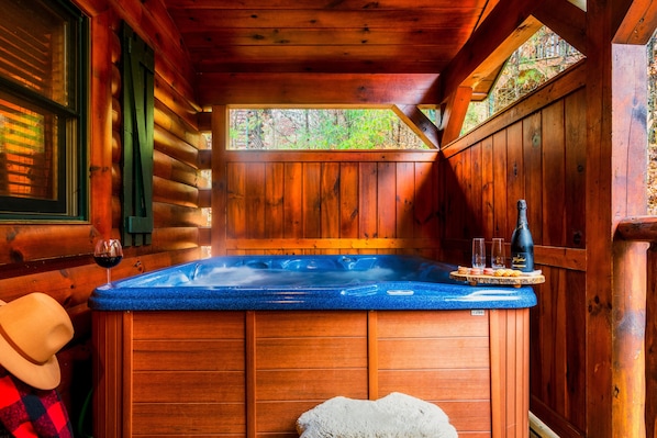 Outdoor spa tub