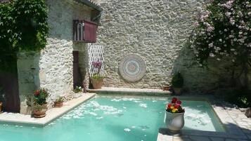 Seasonal outdoor pool, pool umbrellas, sun loungers