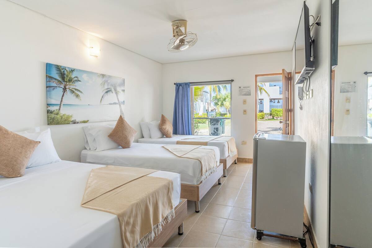 In-room safe, WiFi (free), bed sheets