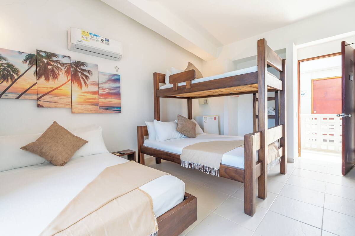 Standard Quadruple Room | In-room safe, WiFi (free), bed sheets