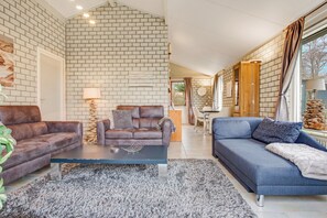 TV, fireplace, DVD player, table tennis