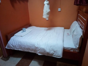 Single Room | 1 bilik tidur, meja, langsir/tirai gelap terus, seterika/papan seterika