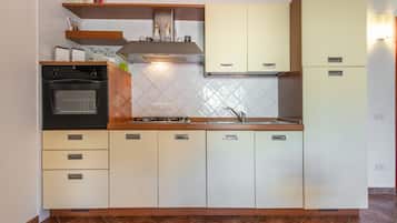 Fridge, oven, stovetop, toaster