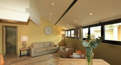 New in 2020, 5 guest rooms, tastefully decorated, ideal location!