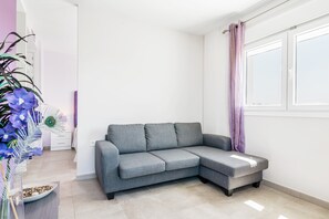 TV - Modern, with roof terrace and very close to the beach - Apartamento Caviar (Conil de la Frontera)