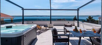 Modern Villa FUTURA with pool and jacuzzi