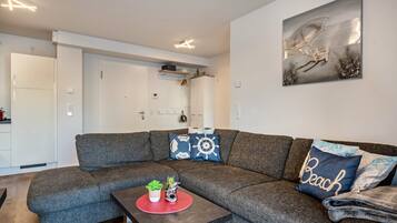 Fernseher, DVD-Player, Stereoanlage