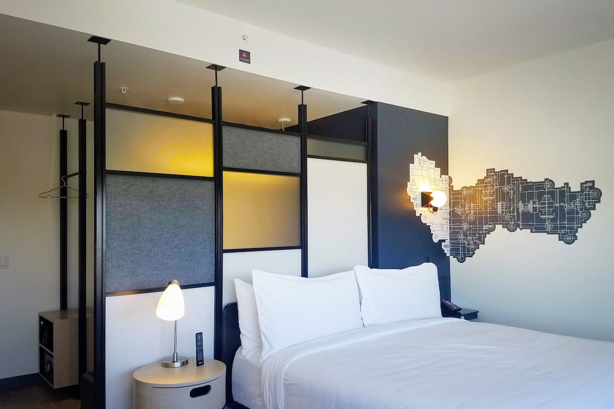 premium bedding, in-room safe, desk, laptop workspace