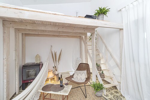 Bauernhaus auf nachhaltigem Bauernhof mit Tieren