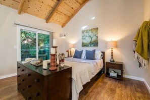 Iron/ironing board, free WiFi, bed sheets, wheelchair access - Cottage In The Woods (Woodside)