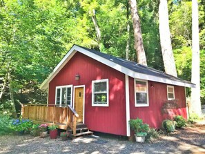 Exterior - Cottage In The Woods (Woodside)