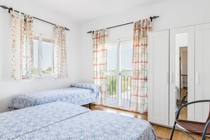 5 slaapkamers, een strijkplank/strijkijzer, gratis wifi, beddengoed