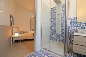 Bruser, hårtørrer, håndklæder