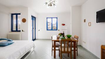 1 dormitorio, tabla de planchar con plancha, wifi y ropa de cama