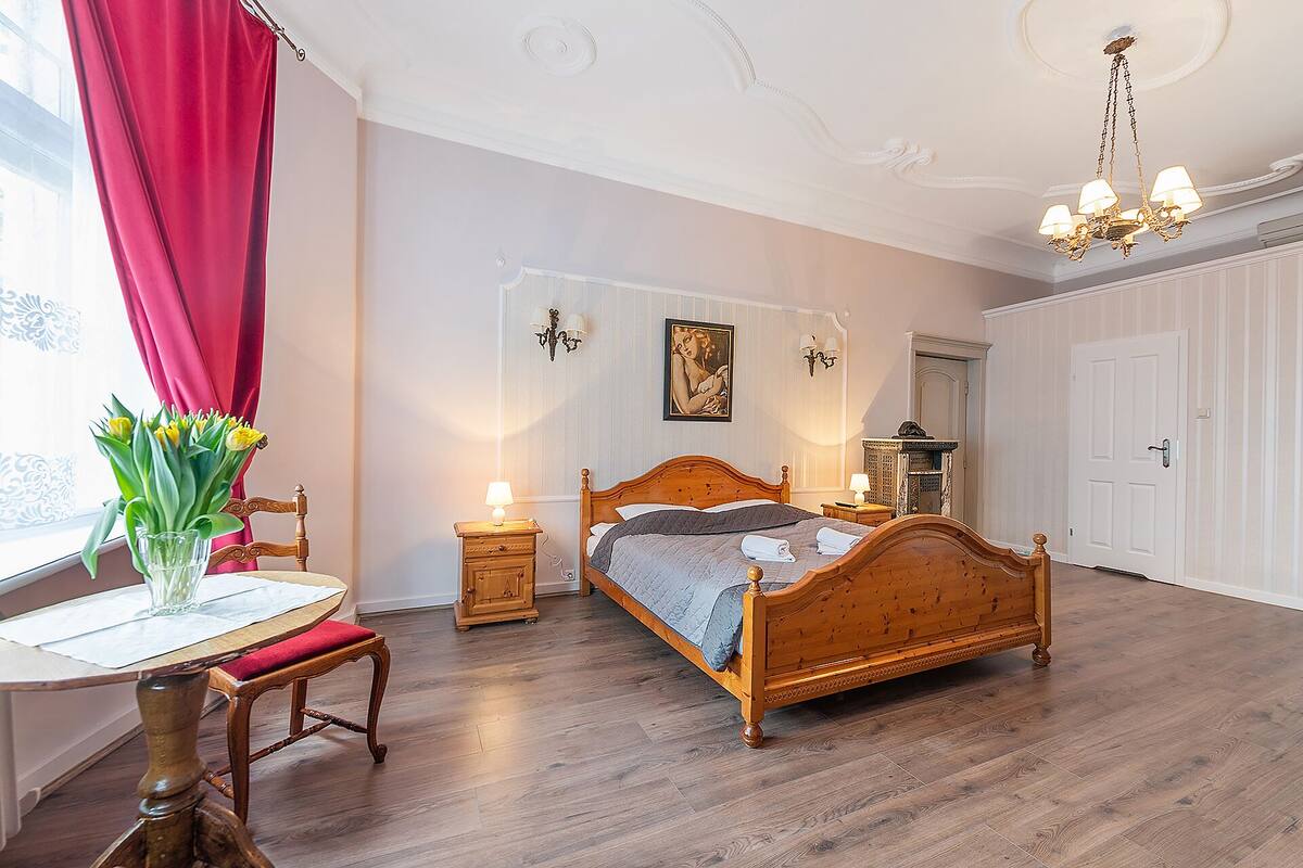 Blackout drapes, iron/ironing board, free WiFi, bed sheets