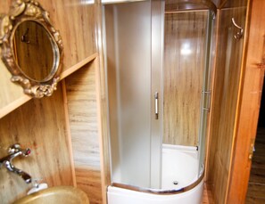 Double Room | Bathroom - Leon Rooms (Tbilisi)