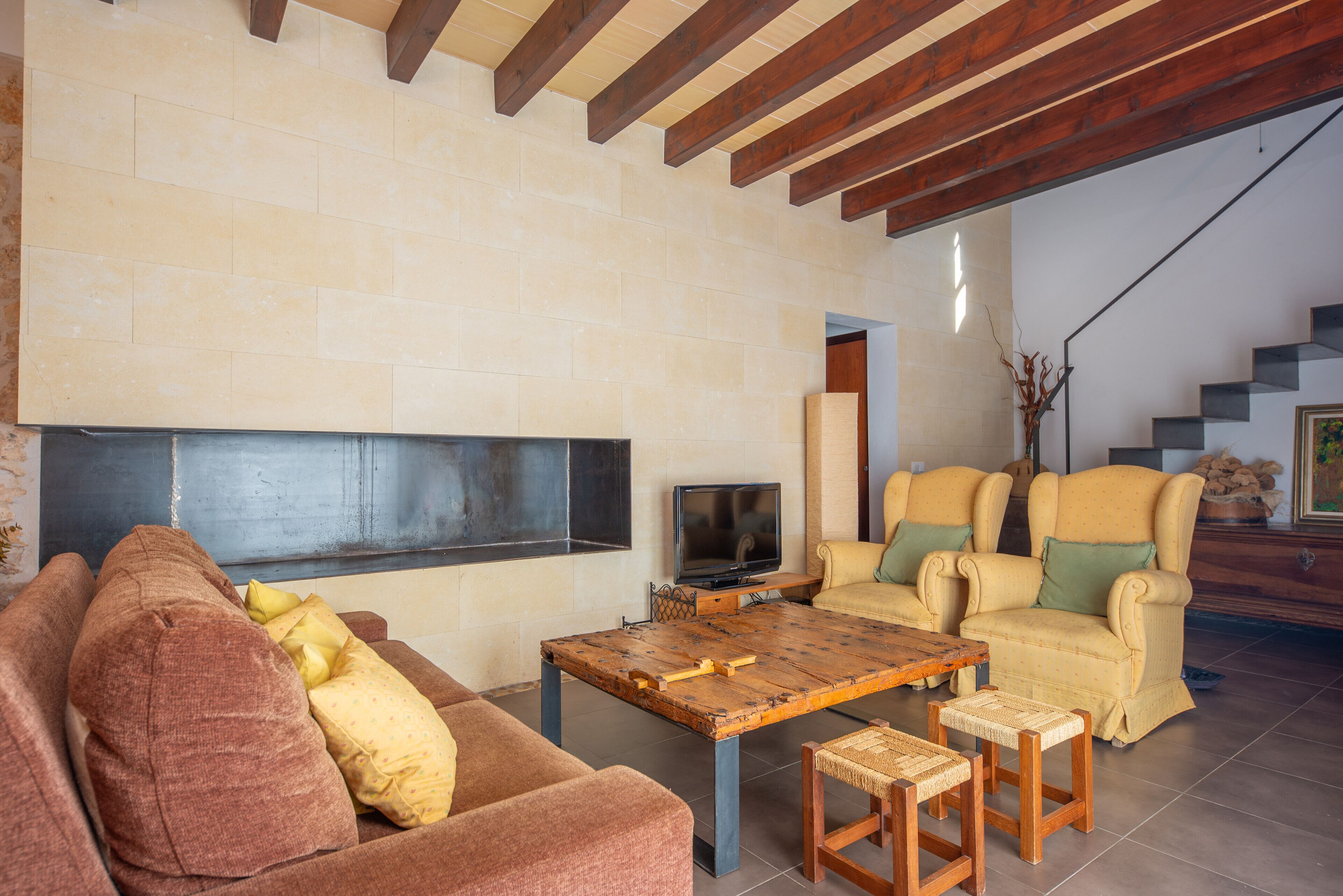 Télévision, cheminée