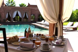 Desayuno continental incluido todos los días 