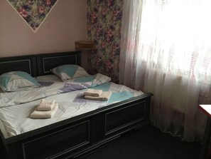 Comfort Double or Twin Room | Laptop workspace, free WiFi, bed sheets