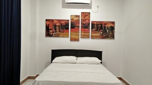 Phòng đôi Deluxe | Trang bị nội thất với thiết kế riêng biệt, bàn 