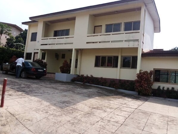 Fachada da propriedade