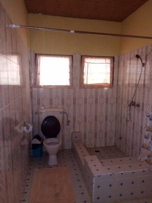 Quarto casal standard | Banheiro | Toalhas de banho