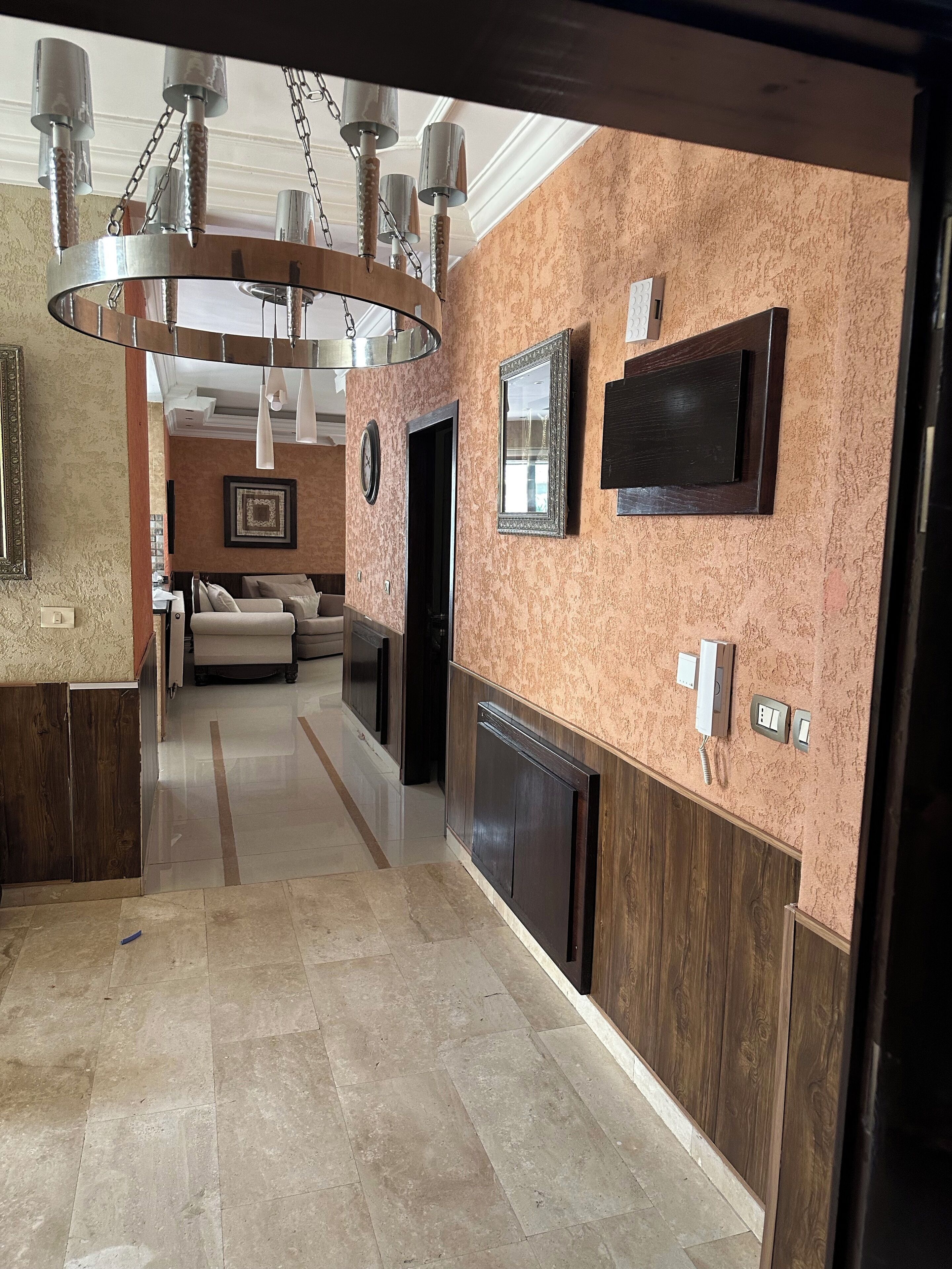 المنشأة من الداخل