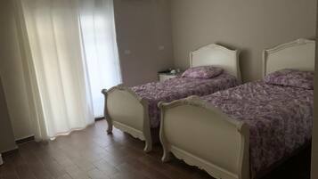 6 chambres, fer et planche Ă repasser, draps fournis