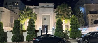 Modern 500 sqm spacious Villa of Superb location for family use