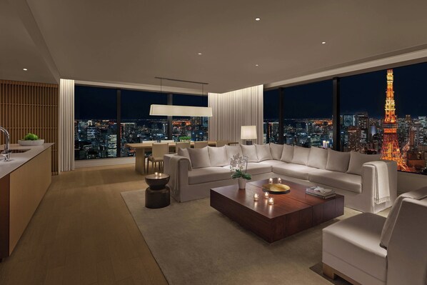 Penthouse, 1 très grand lit, dans la tour | Minibar, coffres-forts dans les chambres, fer et planche à repasser