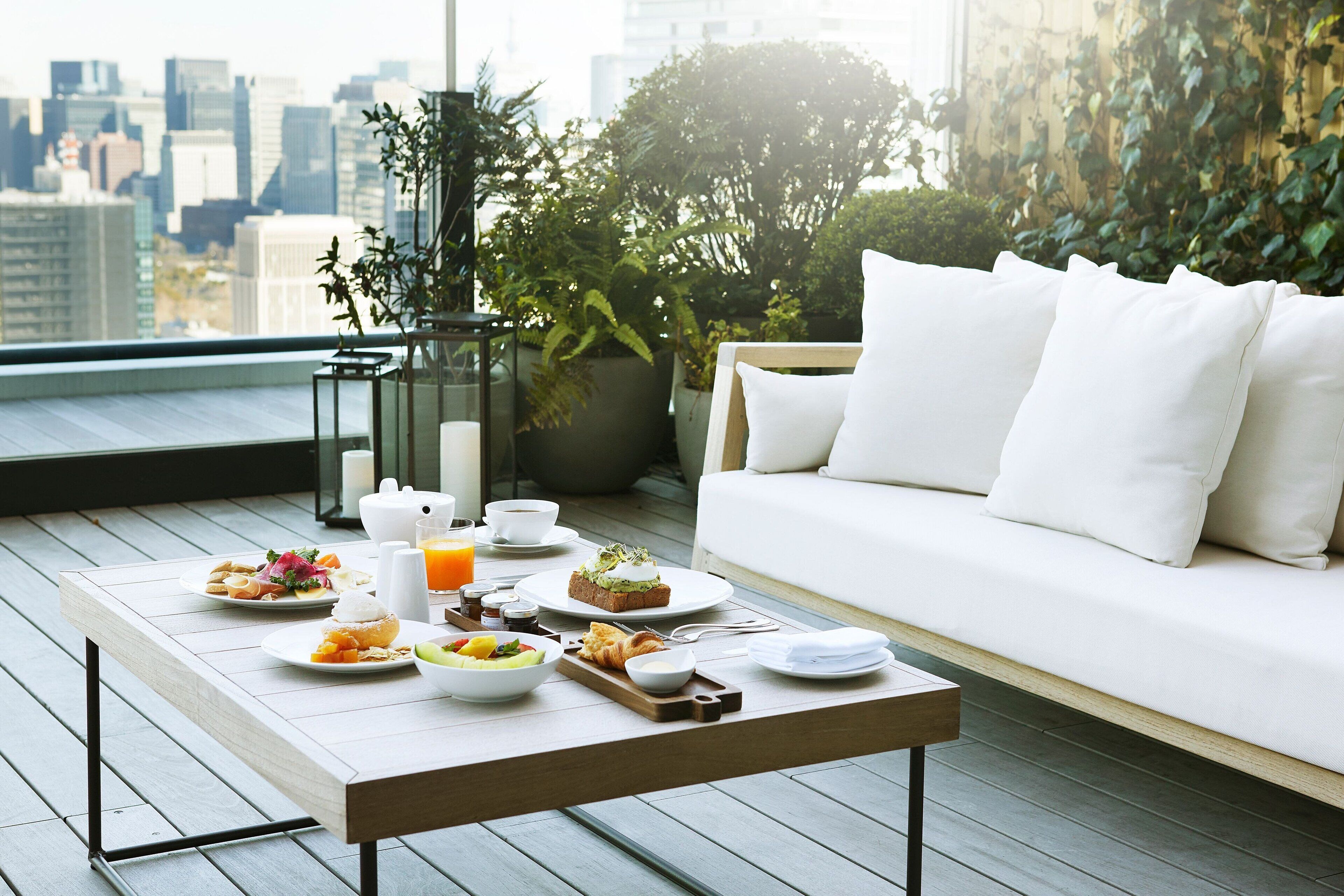 daily continental breakfast for a fee